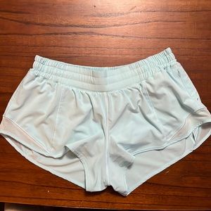 light blue lululemon 2.5 inch hotty hot